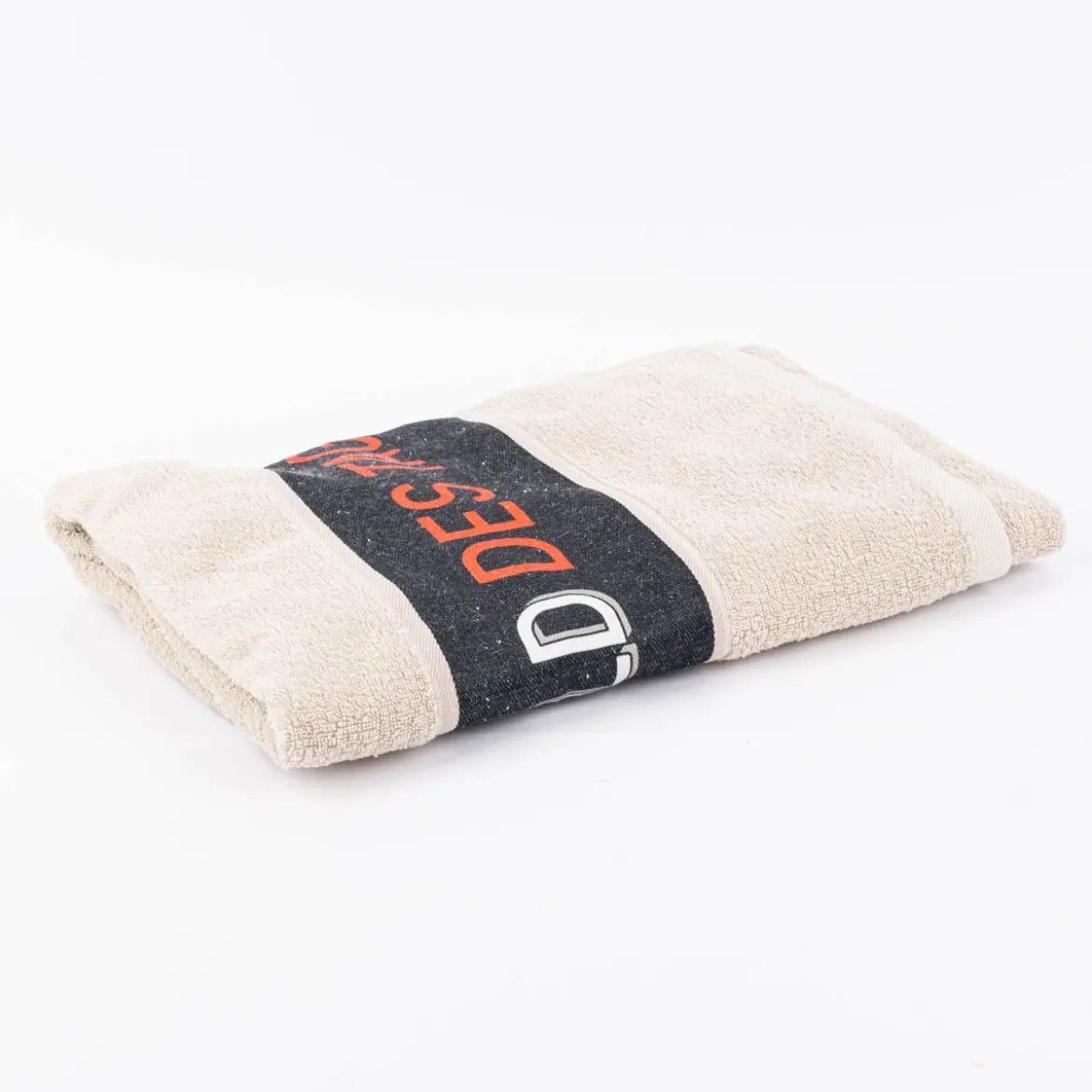 Badetuch aus Baumwolle Held des Tages beige schwarz weiß orange 70x140cm von La Vida