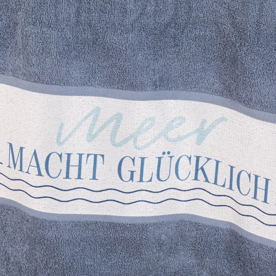 Badetuch aus Baumwolle Meer macht glücklich Wellenlinien Schiff blau weiß 70x140cm von La Vida