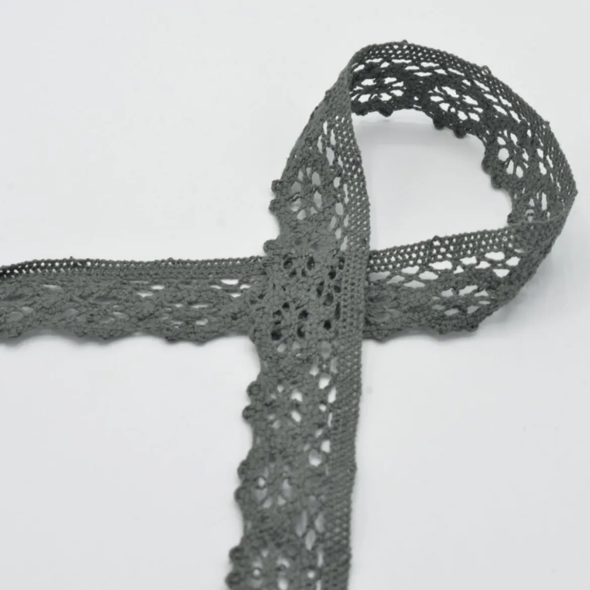 Baumwoll-Spitze Häkelspitze Meterware army-grün Breite: 30mm