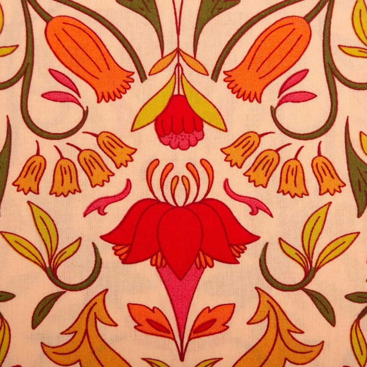 Baumwollstoff Alphonse Blumen Ornamente peach grün pink 1,47m Breite
