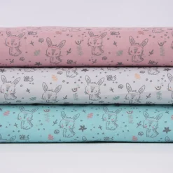Baumwollstoff Häschen Biene Blumen altrosa grau 1,5m Breite
