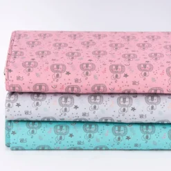 Baumwollstoff Löwe Biene Blumen altrosa grau 1,5m Breite