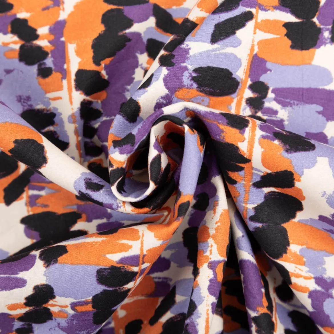 Baumwollstoff mit 40% Viskose abstrakt ecru orange lila schwarz 1,48m Breite