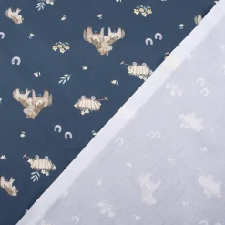 Baumwollstoff Popeline Fine Poplin Digitaldruck SWEET HORSES Pferd Fohlen Heuwagen blau braun 1,45m Breite