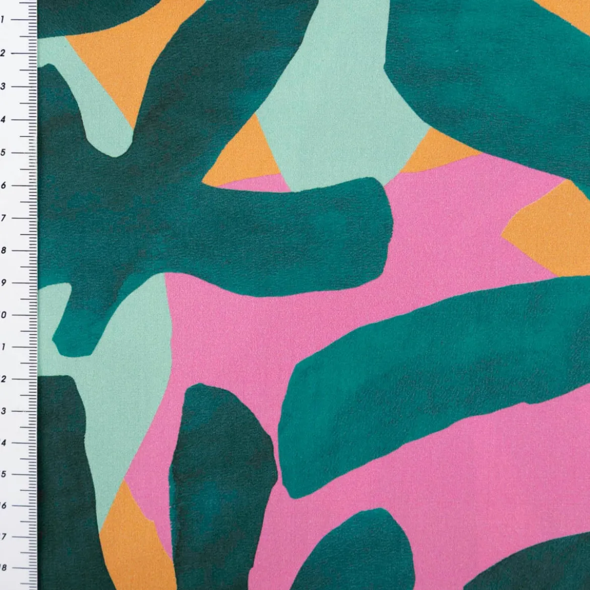 Baumwollstoff Satin Stoff Cotton Satin Digital Leaves grün pink orange 1,48m Breite