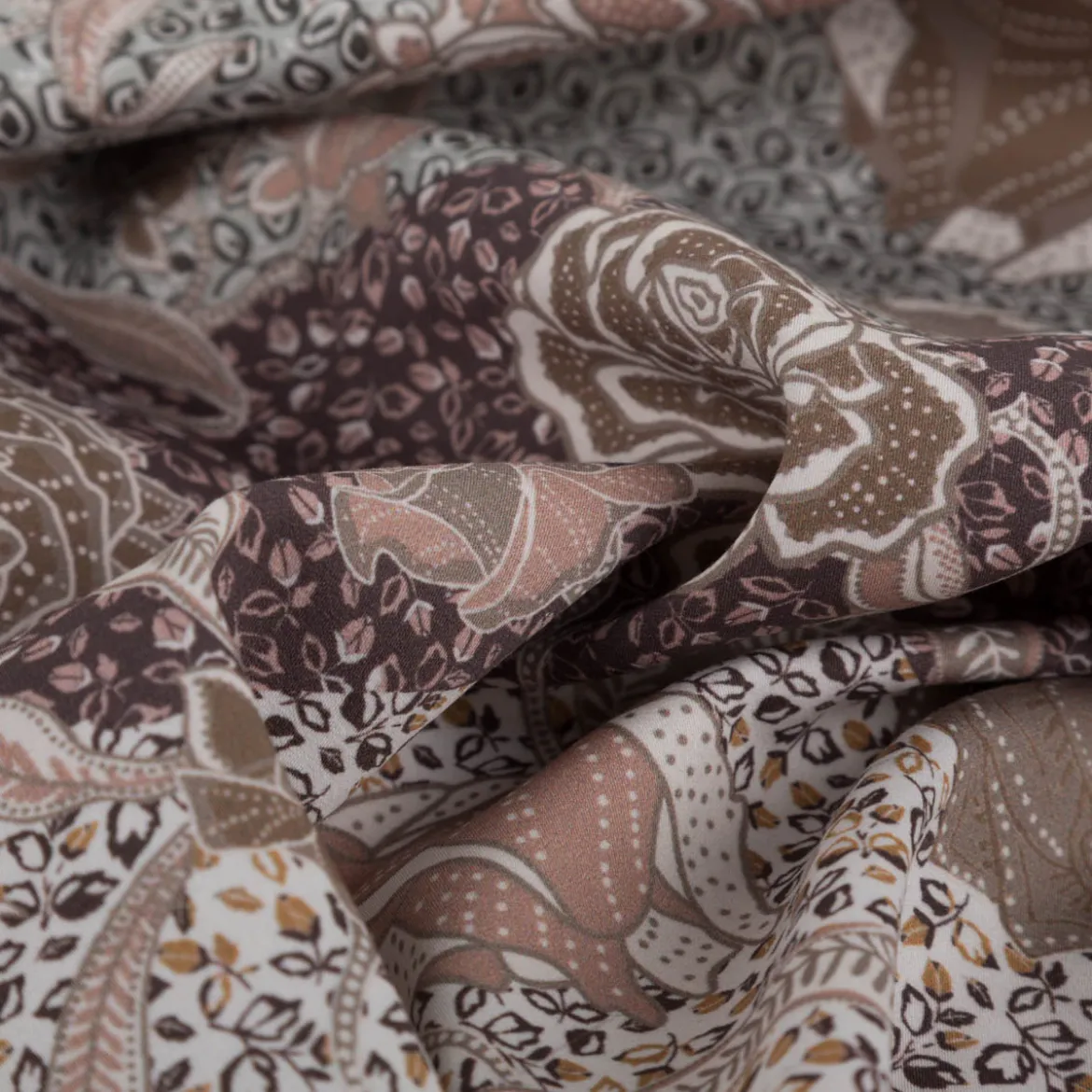 Baumwollstoff Trachtenstoffe Trachten Rosen Blätter groß beige rosa 1,45m Breite