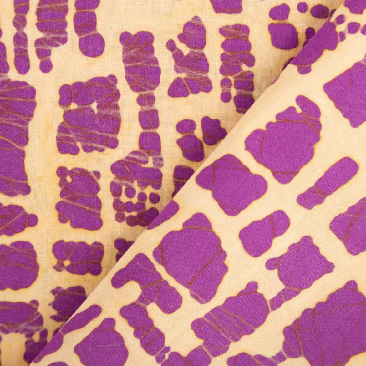 Baumwollstoff Unique Crafted Batik Cotton abstrakt violett 1,37m Breite