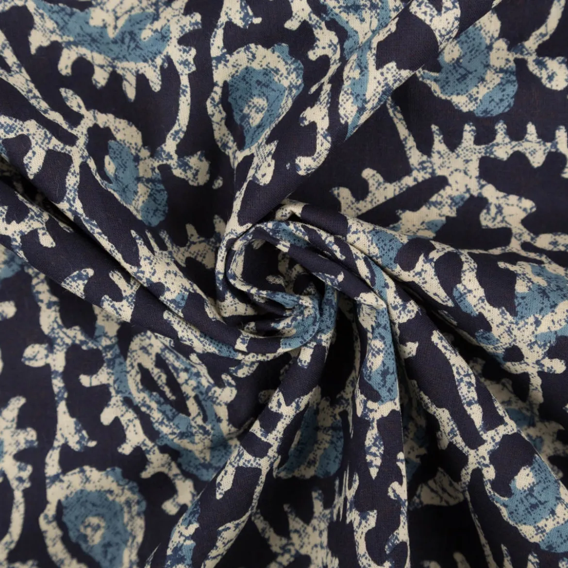 Baumwollstoff Voile Sommerdruck Paisley abstrakt Indigioblau 1,40m Breite