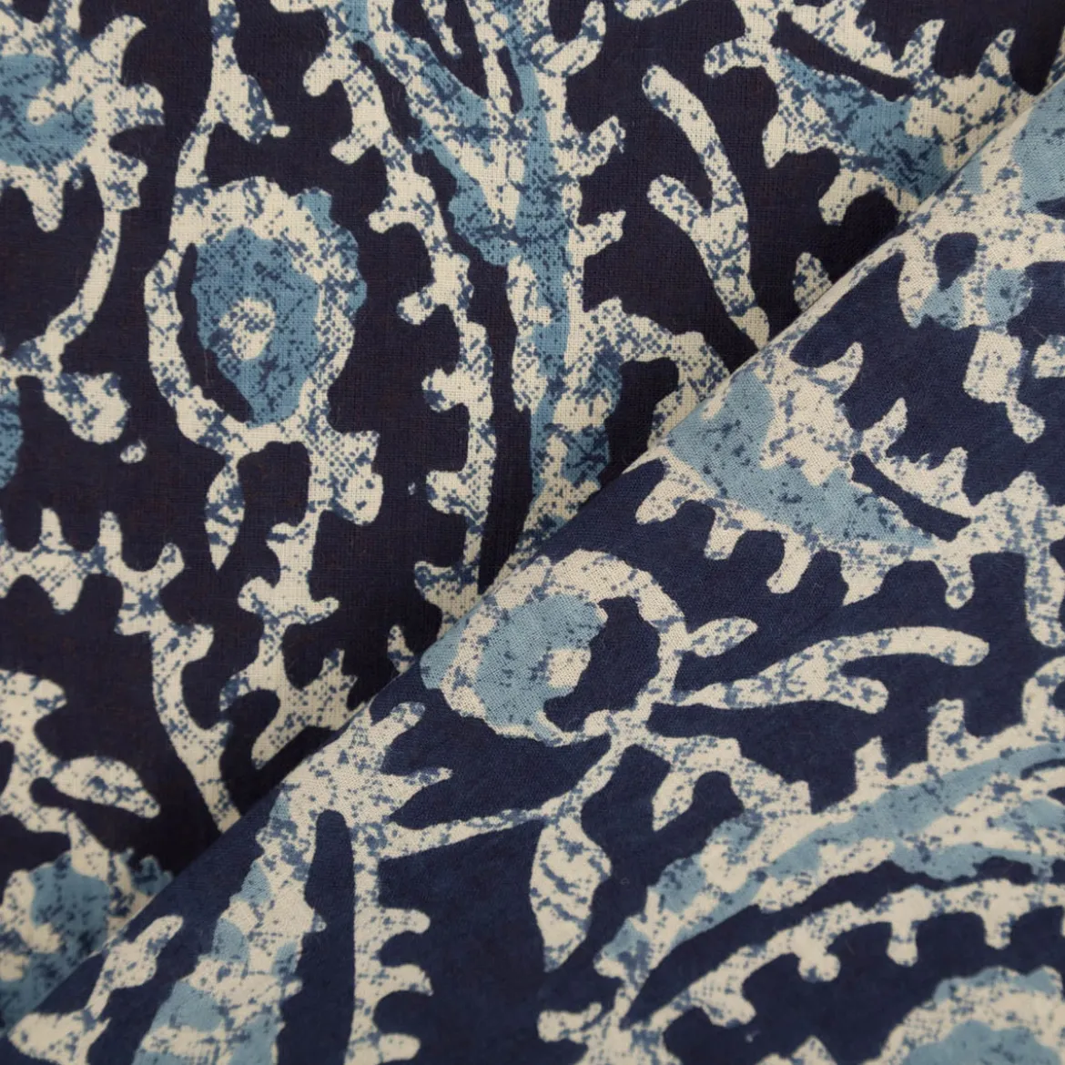 Baumwollstoff Voile Sommerdruck Paisley abstrakt Indigioblau 1,40m Breite