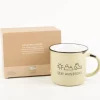 Becher Vintage Bergglück stay wanderful von Grafik Werkstatt