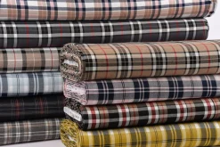 Bekleidungsstoff Karostoff Schottenkaro kariert braun weiß rot schwarz 1,45m Breite