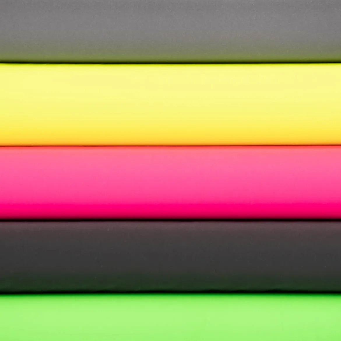 Bekleidungsstoff Polyester wasserabweisend reflektierend uni hellgrau 1,4m Breite