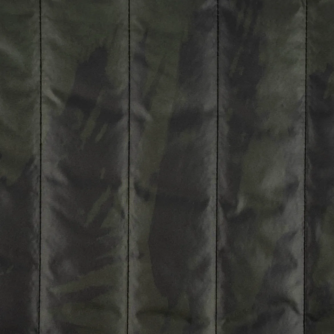 Bekleidungsstoff Steppstoff Camouflage schwarz olivgrün schlamm 1,35m Breite