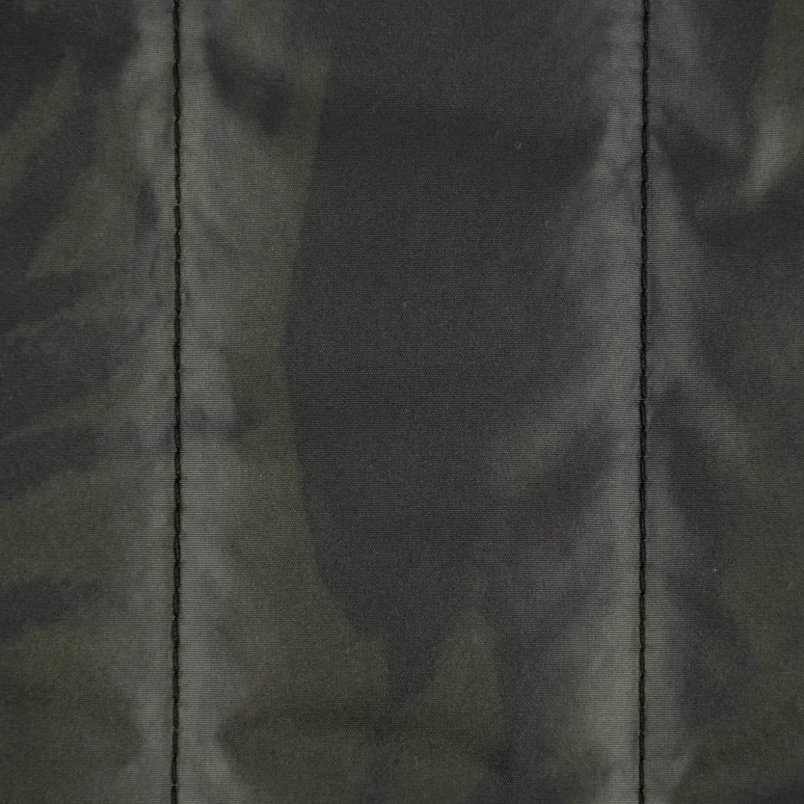 Bekleidungsstoff Steppstoff Camouflage schwarz olivgrün schlamm 1,35m Breite
