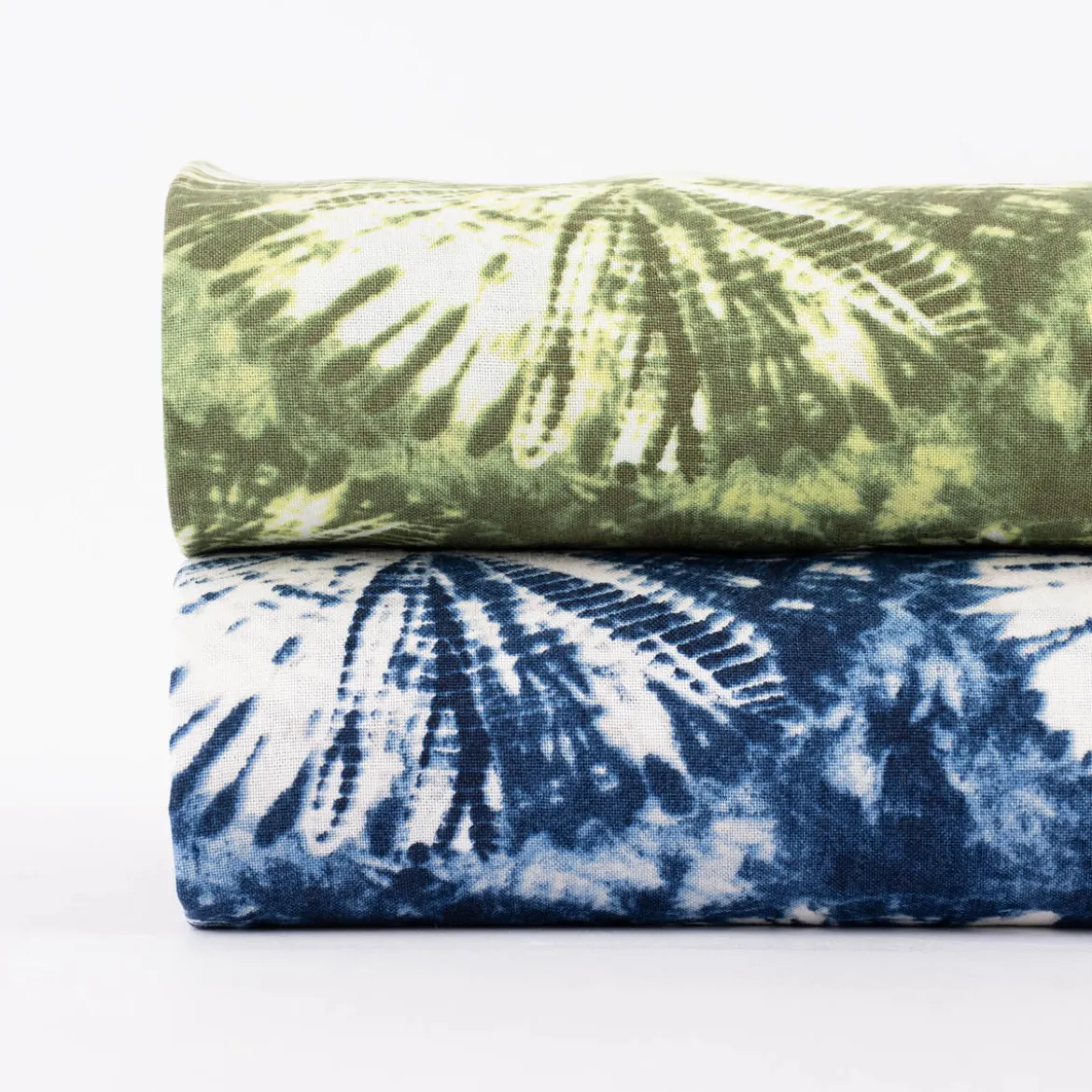 Bekleidungsstoff Viskose Leinenlook Tie Dye Batik Kreise grün weiß 1,35m Breite