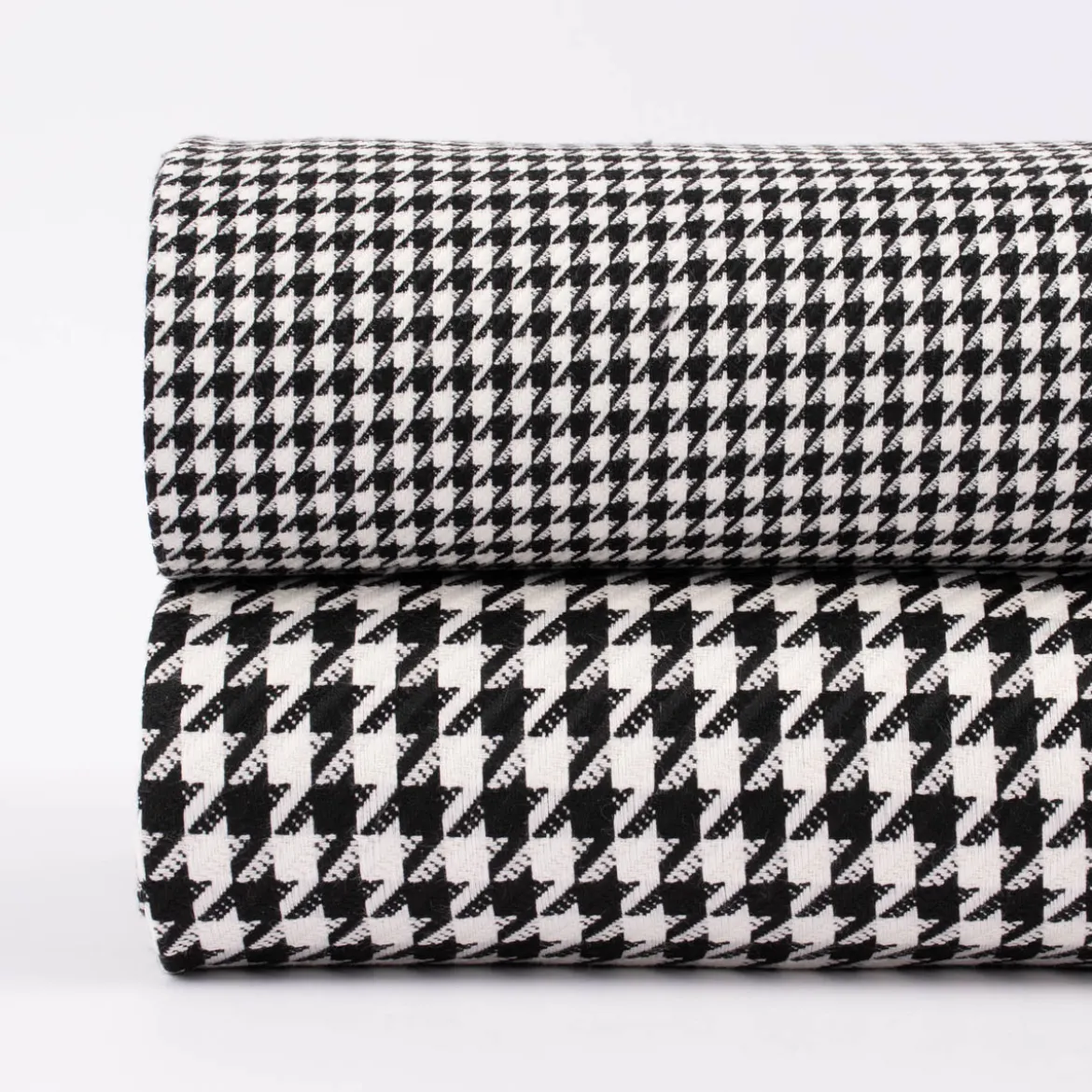 Bekleidungsstoff Viskose Pied de Poule Hahnentritt klein weiß schwarz 1,45m Breite