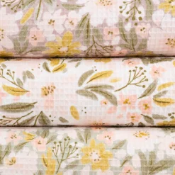 Bekleidungsstoff Waffelpique Digitaldruck Blumen Blätter weiß rosa senf grün 1,45m Breite