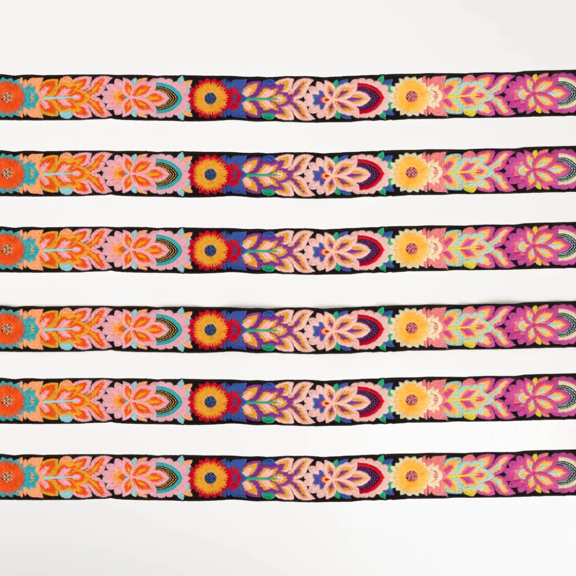 Bestickte Blumenborte Boho schwarz bunt 5cm Breite