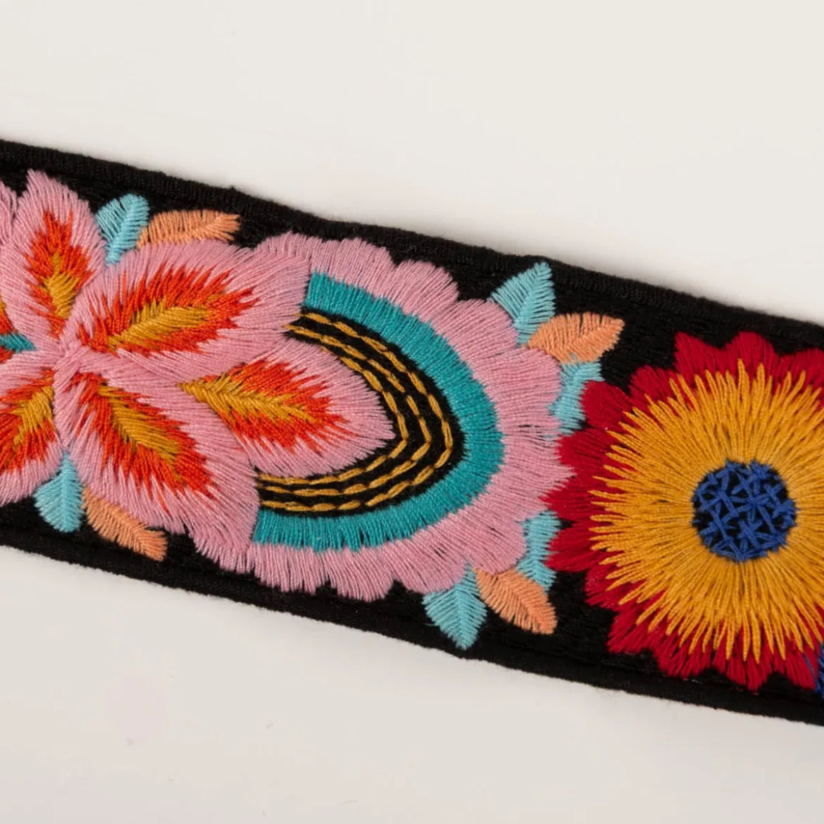 Bestickte Blumenborte Boho schwarz bunt 5cm Breite