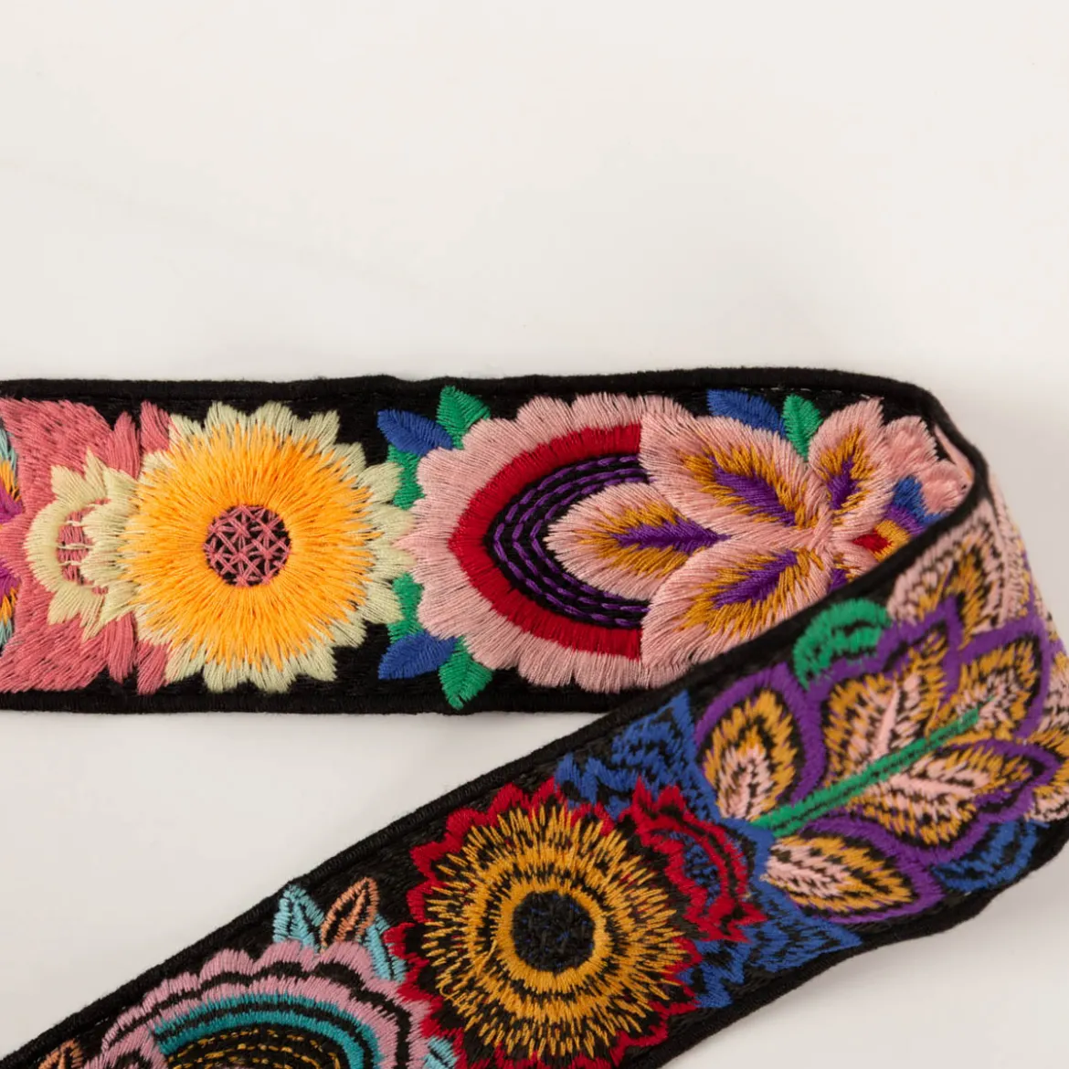 Bestickte Blumenborte Boho schwarz bunt 5cm Breite