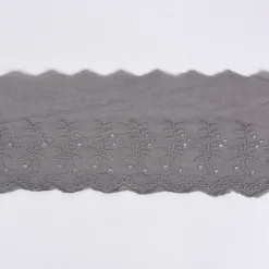 Borte Baumwolle mit Lochstickerei grau Breite: 9cm