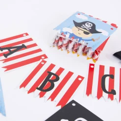 Buchstabengirlande Girlande Piraten rot weiß 73teilig
