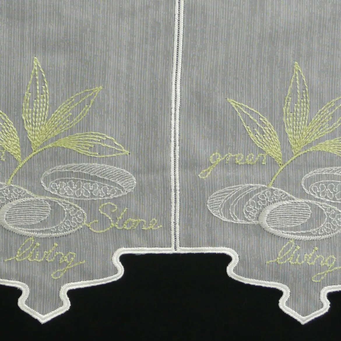 Clip Rollo Stickerei Blatt Schrift creme grün grau 170cm Höhe