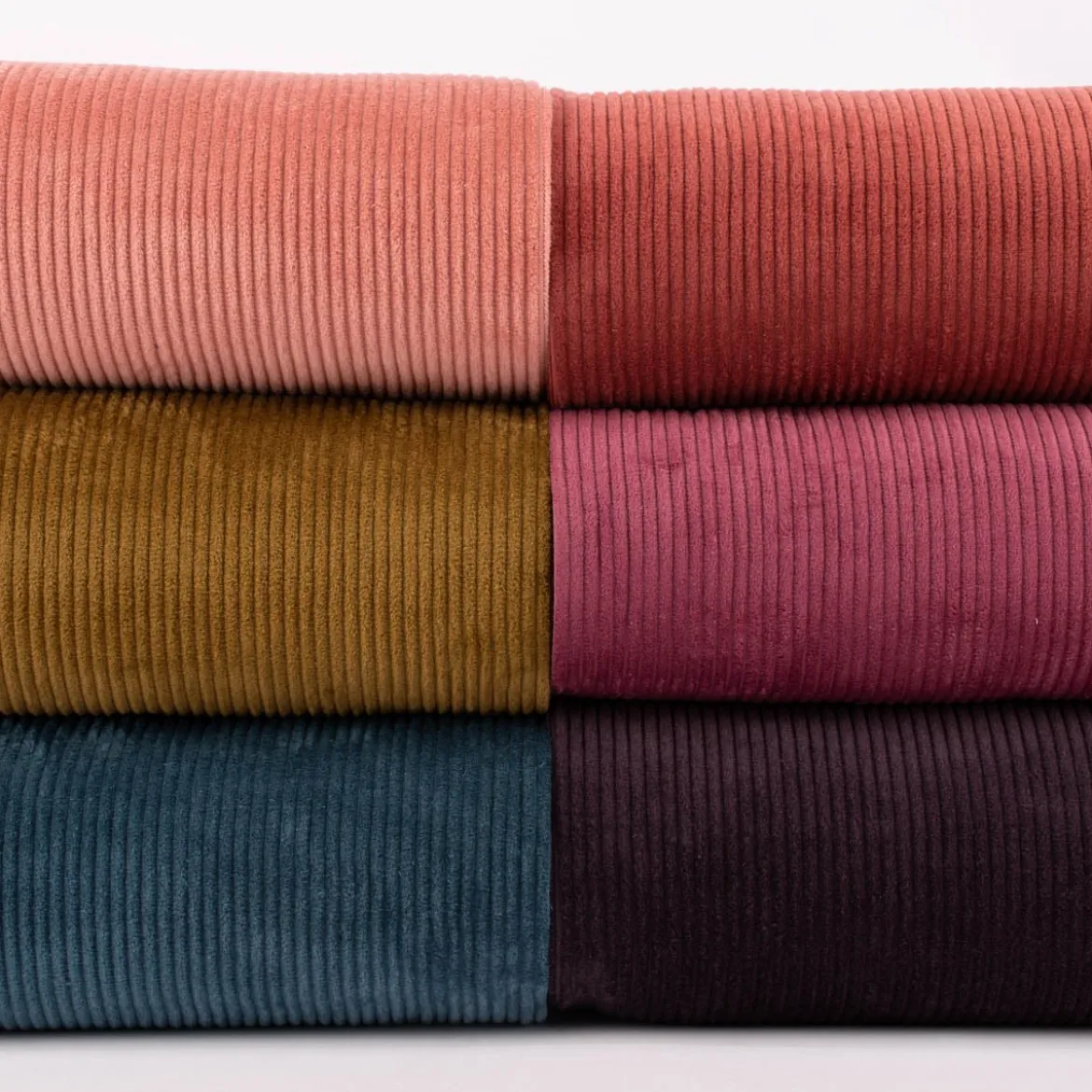 Cord Stoff aus Baumwolle Bekleidungsstoff Dekostoff 4,5W grob vorgewaschen einfarbig aubergine 1,4m Breite