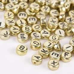 Creativ Company Buchstaben Perlen Set 200 Stück goldfarbig 7mm