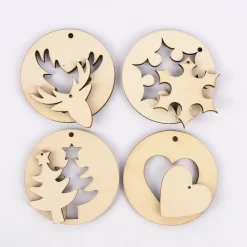 Creativ Company 2-in-1 Deko Hänger 4 Weihnachtsmotive 8 Stück Holz natur 7x7cm