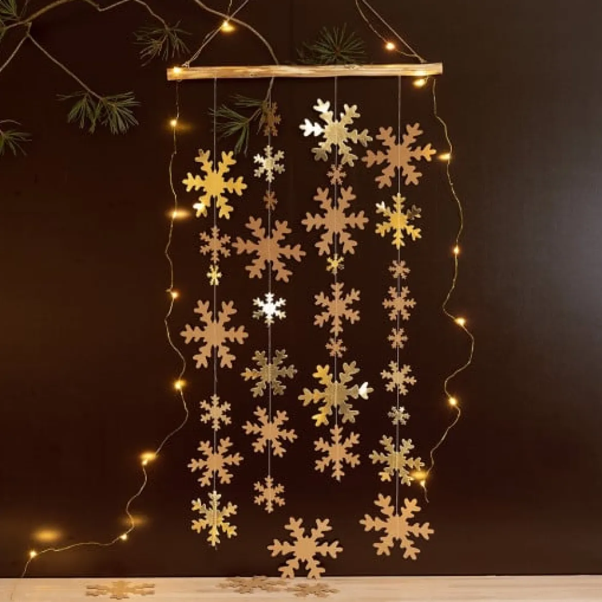 Creativ Company Schneesterne 16 Stück aus Lederpapier goldfarbig verschiedene Größen