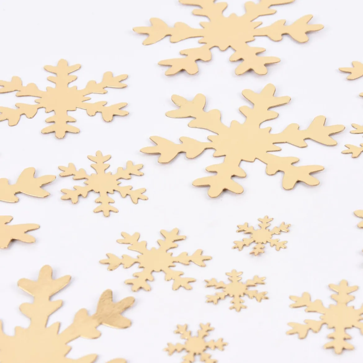 Creativ Company Schneesterne 16 Stück aus Lederpapier goldfarbig verschiedene Größen