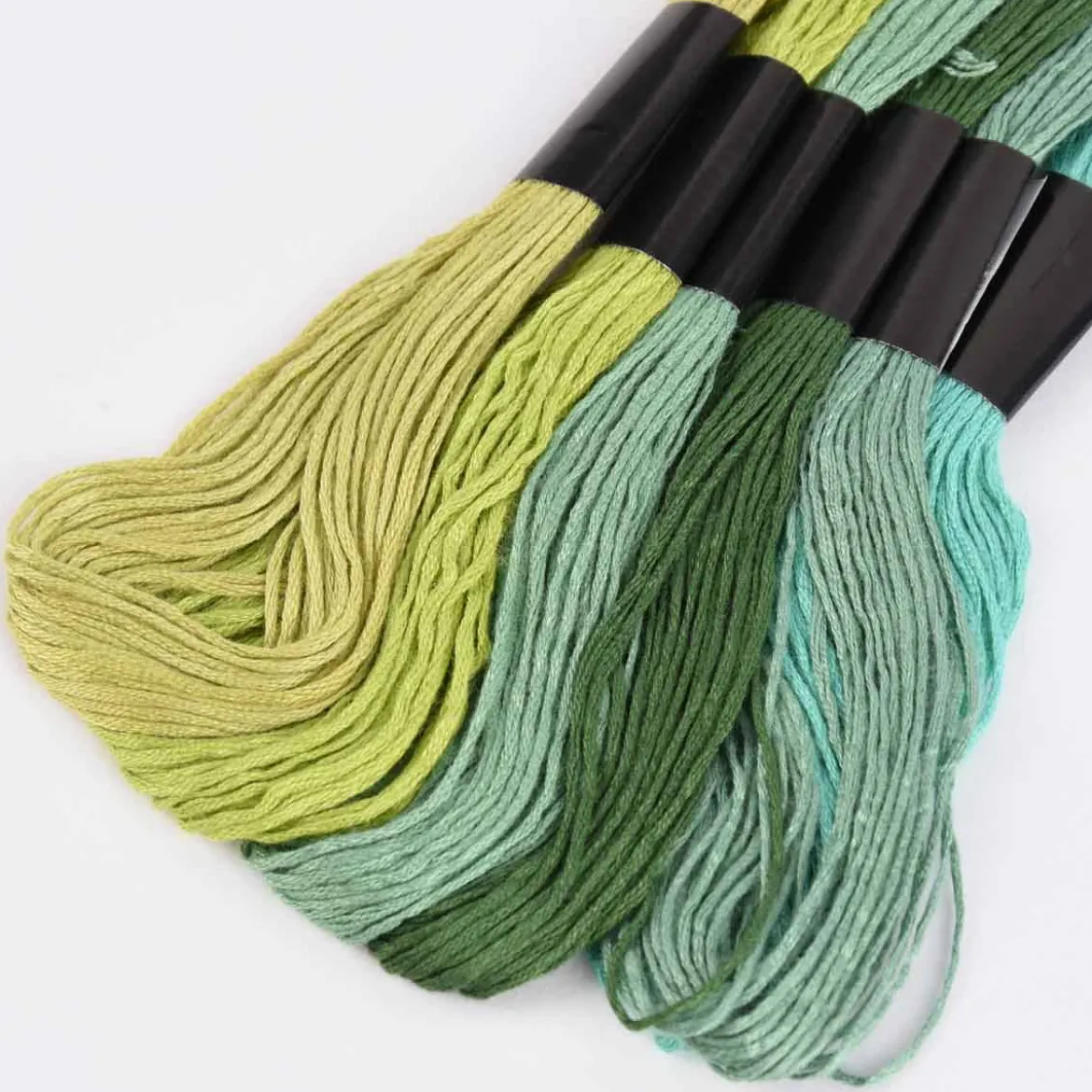 Creativ Company Stickgarn 6 Stück abgestimmte Farben Grüntöne 1mmx8m