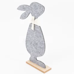 Dekofigur Hase aus Filz auf Holzfuß grau natur 17x5x33cm