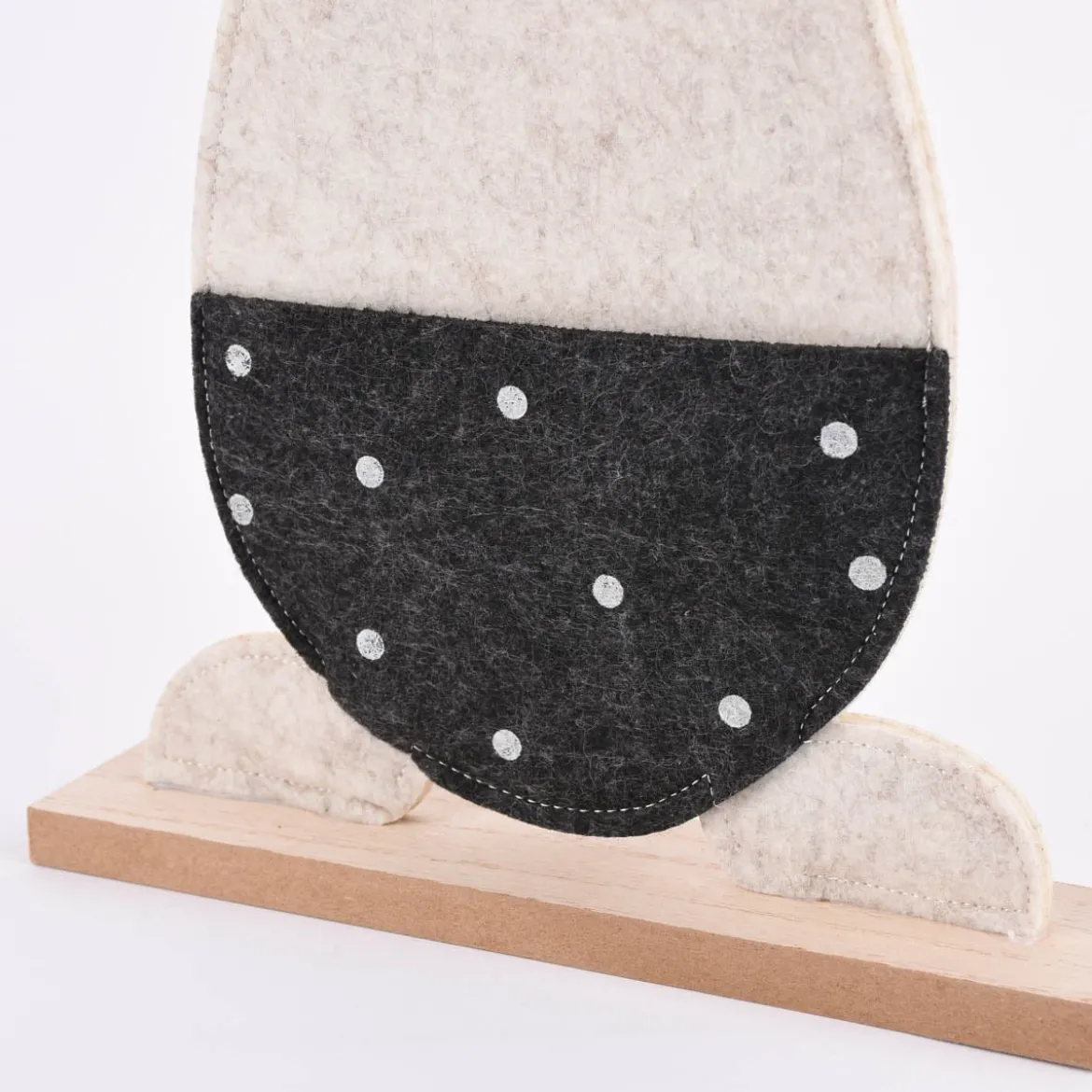 Deko Hase mit Brille und Halstuch Filz Holz natur schwarz weiß mit oder ohne Knickohr 23x58x5cm