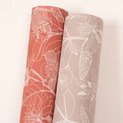 Dekostoff Baumwolle Canvas Orkeo Blumen Blätter Zeichnung marsala-rot weiß 1,5m Breite