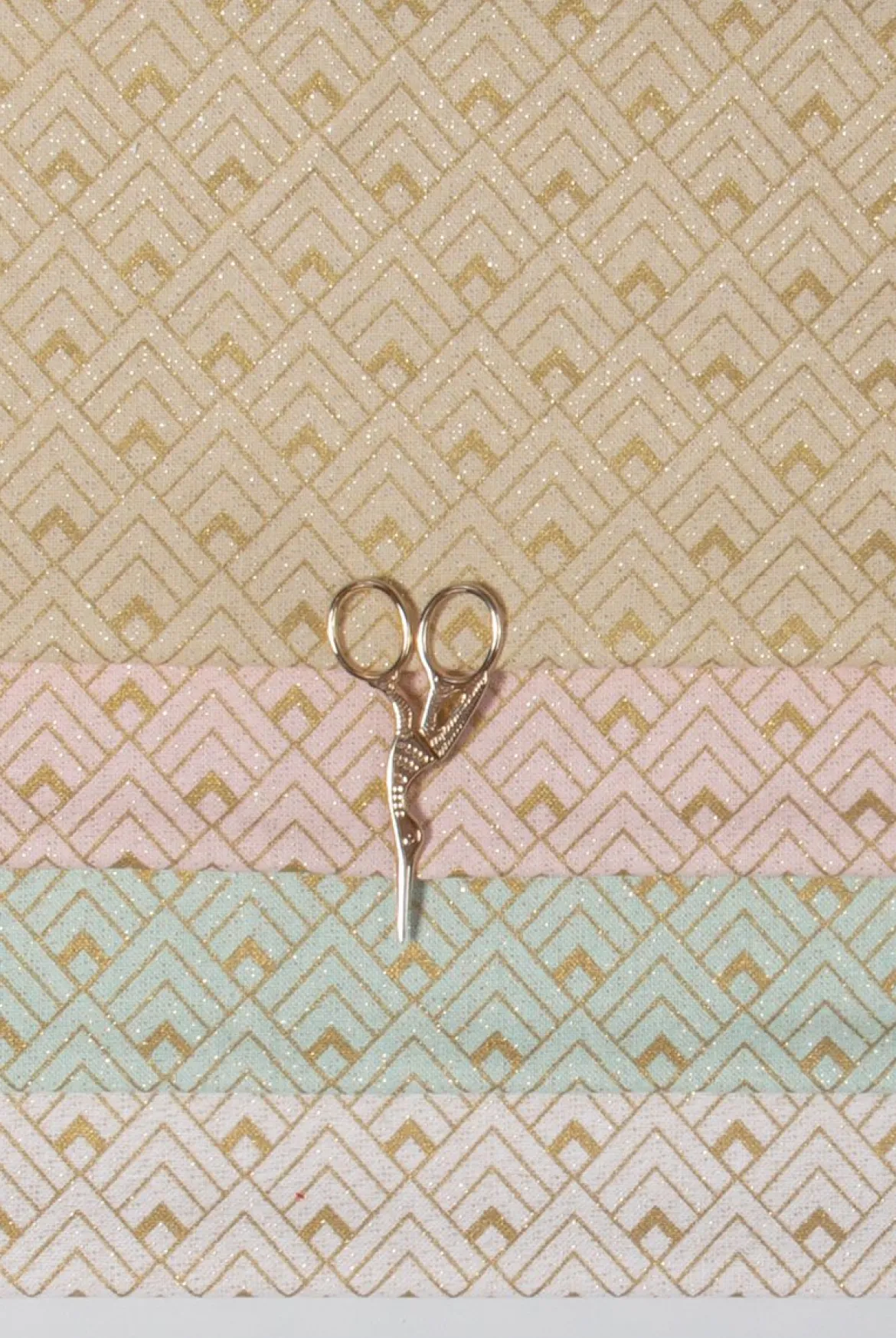 Dekostoff Halbpanama Leinenlook Metallic Art Deco Rauten rosa goldfarbig 1,40m Breite