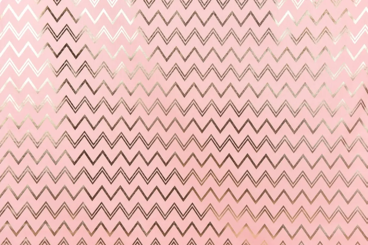 Dekostoff Halbpanama Metallikdruck Chevron Zacken rosa goldfarbig metallic 1,40m breit