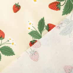 Dekostoff Halbpanama Strawberry Happy Fruit Erdbeeren vanille rot 1,4m Breite