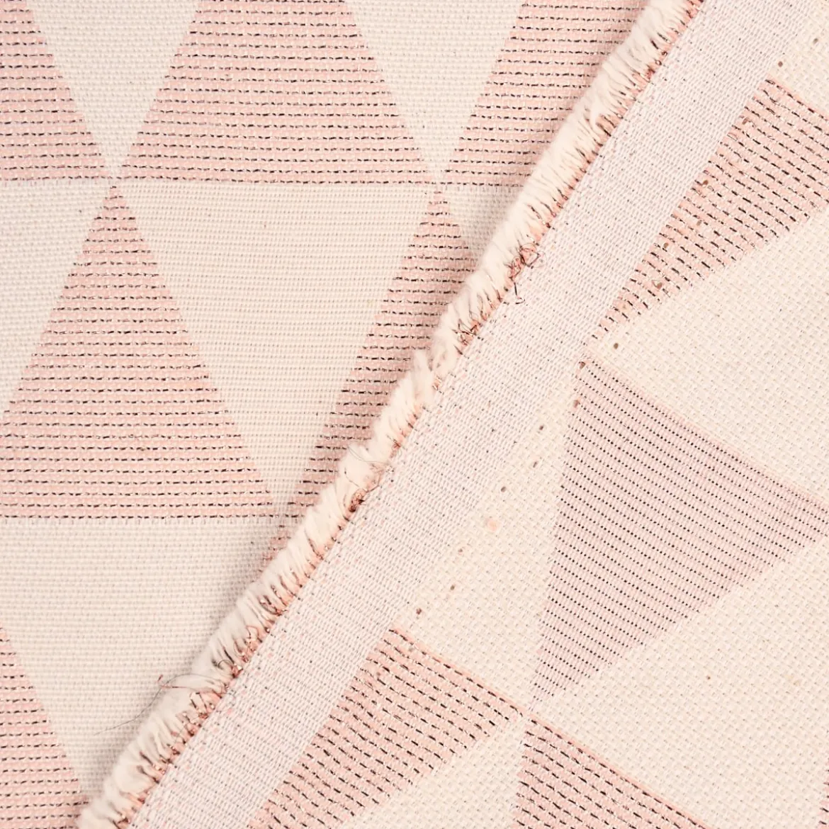Dekostoff Jacquard Doubleface Premium Metallic Triangel Retro Scandi rosa hellbeige 1,4m Breite