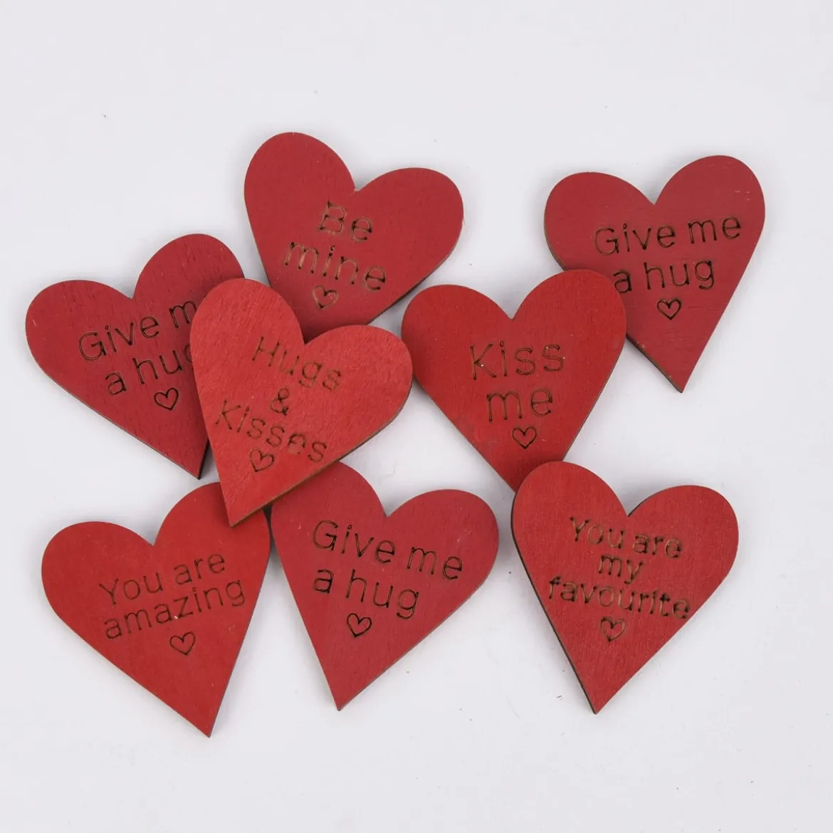 Dekostreu Loveletters Herz rot 30-tlg.