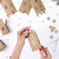 DIY-Adventskalender mit 24 Papierhäuschen Papierdorf