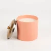 Duftkerze Sojakerze Hygge Blush Rosewood & Patchouli 425g mit 3 Dochten im Keramiktopf mit Metalldeckel von Paddywax