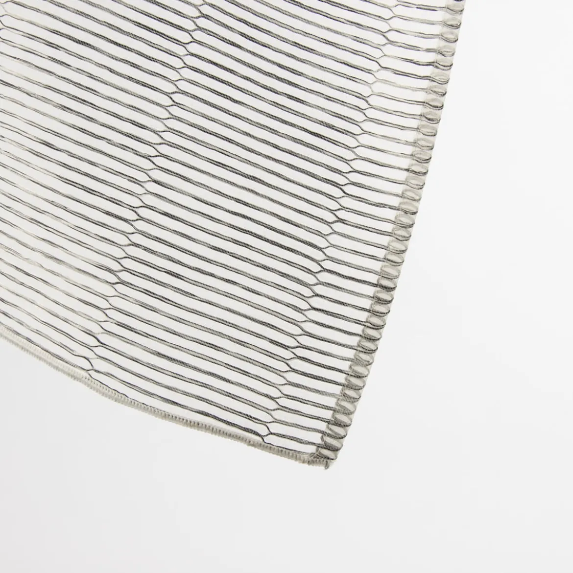 Fertiggardine Fertigvorhang Ösenschal mit Metallösen schmale Streifen schwarz weiß 145x245cm