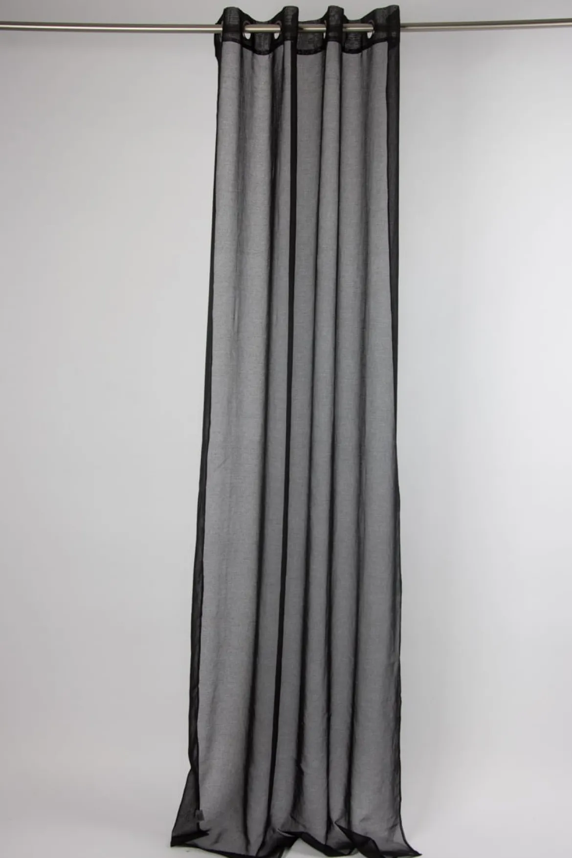 Fertiggardine Ösengardine einfarbig Voile Struktur schwarz 135x260cm