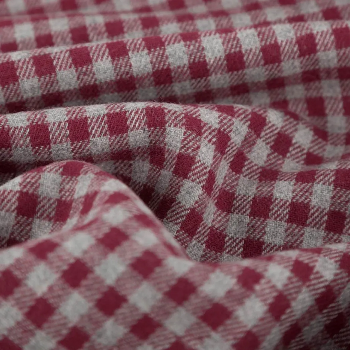 Flanell Stoff aus Baumwolle garngefärbt Mini-Karo rot 1,44m Breite