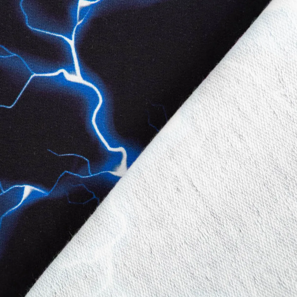 French Terry Sommersweat Digitalprint Lightning Blitze schwarz blau 1,45m Breite