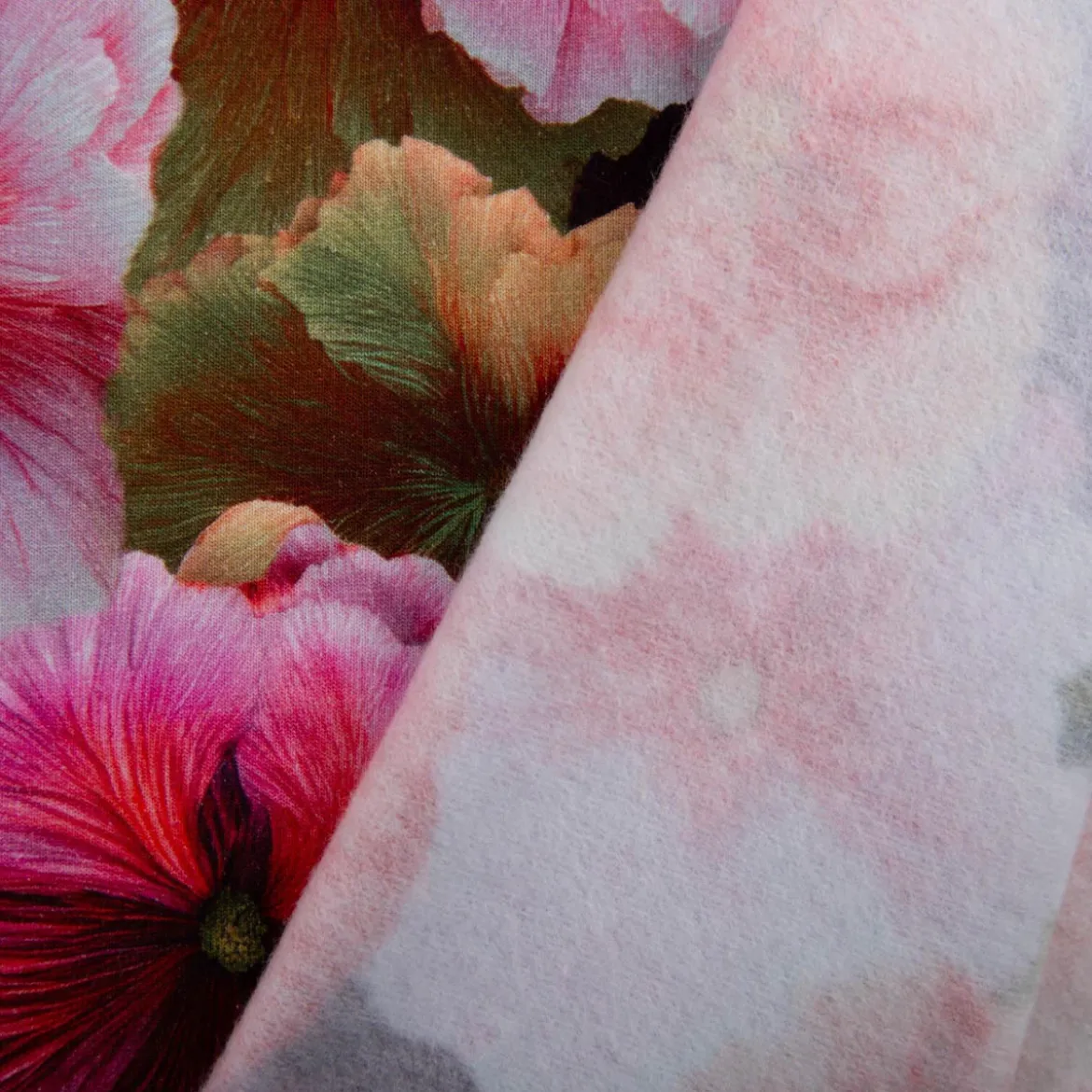 French Terry Stoff Blüten Digitaldruck rosa bunt angeraute Innenseite 240g/qm 145cm Breite