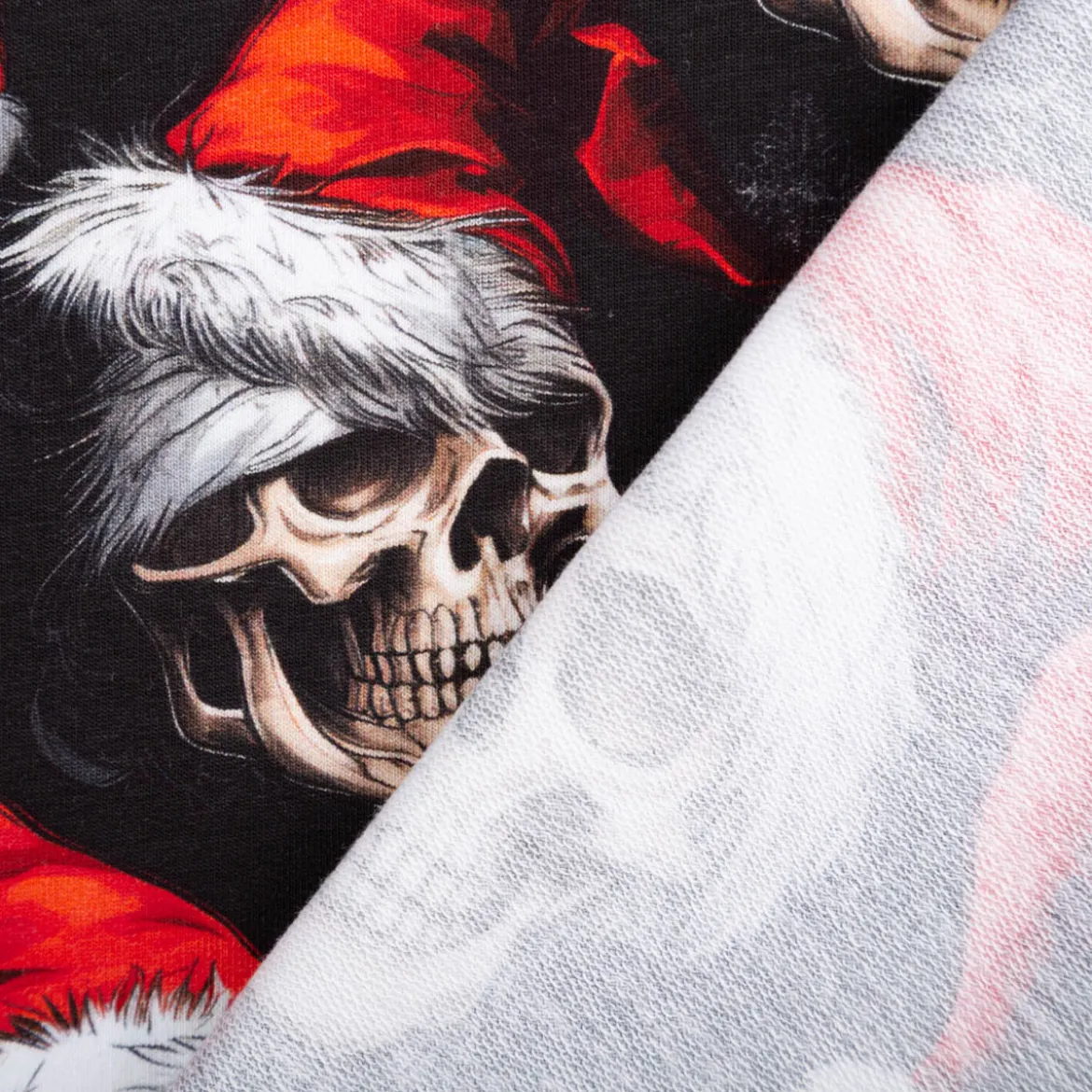 French Terry Weihnachtsstoff Skulls Totenköpfe schwarz rot 145cm