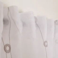 Gardine mit Smok-Schlaufenband Voile Stickerei Kreise Linien weiß grau 2,45m Höhe und div. Breiten von SCHÖNER LEBEN.